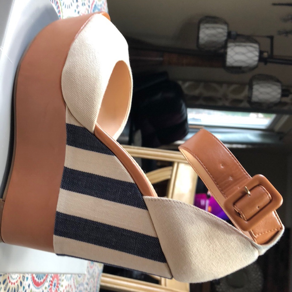 Jessica Simpson. Wedge